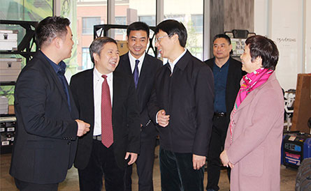 中央紀委委員，人民日報社總編輯于紹良（時任上海市委副書記、組織部部長、政法委書記）視察瑞立上海板塊。